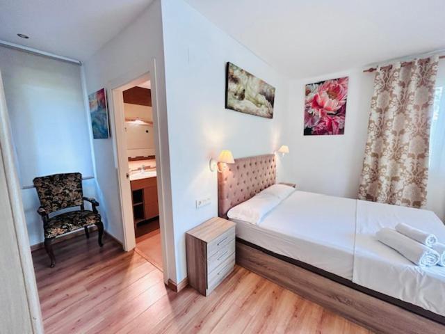 Sunandbed Sargantana Villa *